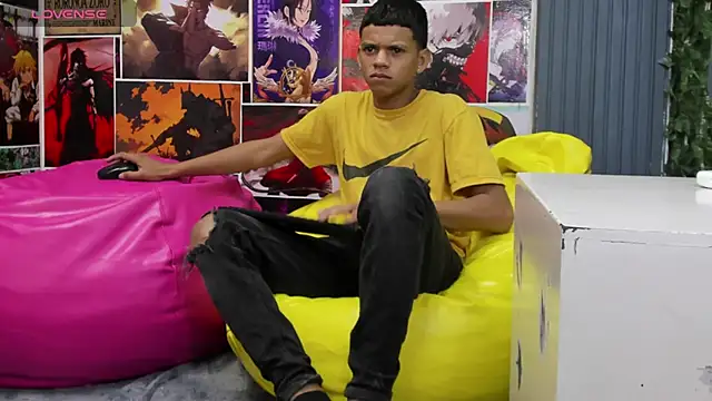 Snapshot of Jeffry_wolvess chatting on February 9, 2025, 12:30 pm Jeffry wolvess online show from February 9, 2025, 12:30 pm