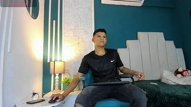 Snapshot of Jeffry_wolvess chatting on February 27, 2025, 12:34 pm Jeffry wolvess online show from February 27, 2025, 12:34 pm