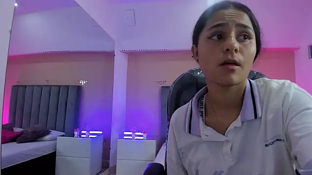 Giselle Roldan online show from February 19, 2026, 7:55 pm