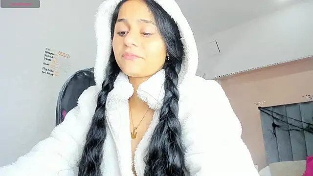 Giselle Roldan online show from October 29, 2025, 10:25 am