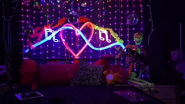 anonymouszN online show from April 11, 2026, 7:39 pm