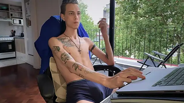 Den BlueXx online show from February 15, 2026, 9:58 pm