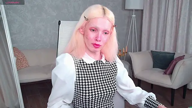 Snapshot of PamelamyDreamys chatting on May 23, 2026, 8:19 pm PamelamyDreamys online show from May 23, 2026, 8:19 pm