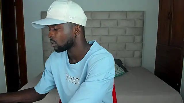 Snapshot of Dylan_Taylor chatting on November 7, 2025, 11:59 am Dylan Taylor online show from November 7, 2025, 11:59 am