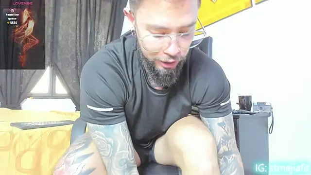 Snapshot of connor_santtos chatting on January 13, 2025, 6:16 pm connor santtos online show from January 13, 2025, 6:16 pm