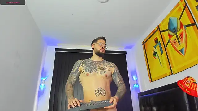 Snapshot of connor_santtos chatting on March 18, 2025, 2:39 pm connor santtos online show from March 18, 2025, 2:39 pm