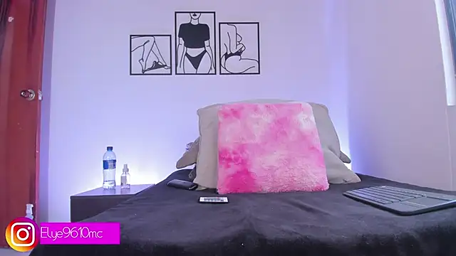 ellie mcdonald online show from December 1, 2025, 9:37 pm