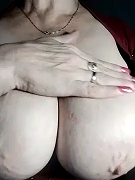 Snapshot of Lorrain_Dorrie chatting on October 28, 2025, 9:19 am Lorrain Dorrie online show from October 28, 2025, 9:19 am