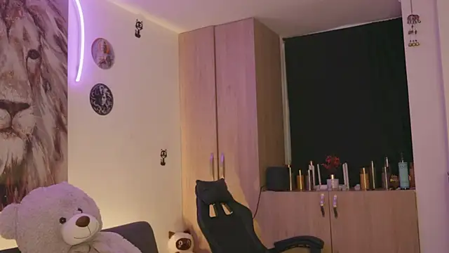 Maryann jones online show from April 6, 2026, 1:23 pm