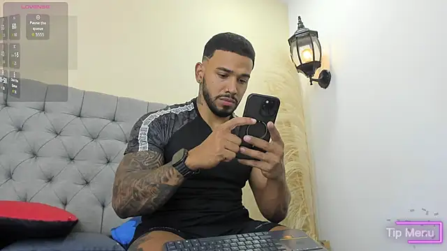 Snapshot of bruno_miller_ chatting on April 15, 2026, 10:32 pm bruno miller online show from April 15, 2026, 10:32 pm