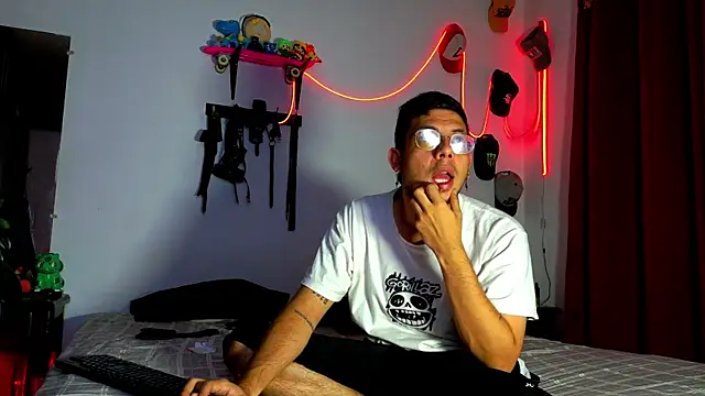 Nymphobuddies online show from January 27, 2025, 10:38 pm