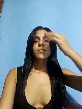 Snapshot of Sharlotte-HOT1 chatting on December 28, 2024, 6:28 am Sharlotte-HOT1 online show from December 28, 2024, 6:28 am