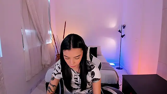 AnabelWolf online show from October 14, 2025, 4:29 pm