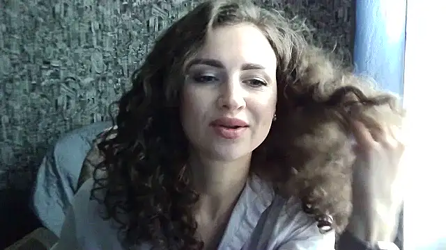 vanessaxmia online show from December 9, 2024, 10:32 am