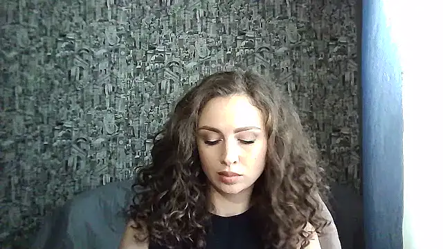 vanessaxmia online show from December 17, 2024, 7:39 am