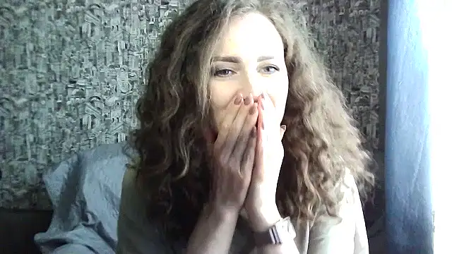 vanessaxmia online show from December 10, 2024, 9:44 am