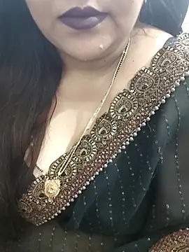 Snapshot of Mayuri77 chatting on October 6, 2025, 7:09 am Mayuri77 online show from October 6, 2025, 7:09 am