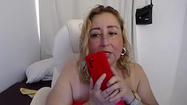Snapshot of Xileny-Halliwey chatting on September 18, 2025, 4:10 pm Xileny-Halliwey online show from September 18, 2025, 4:10 pm