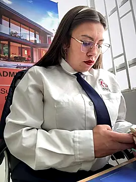 LIZ-06  online show from November 5, 2025, 1:47 pm