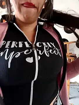 LIZ-06  online show from September 12, 2025, 4:51 pm