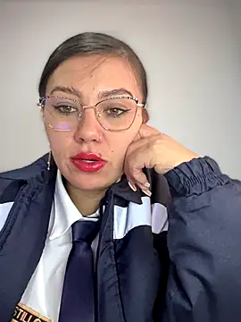 LIZ-06  online show from September 19, 2025, 12:31 pm