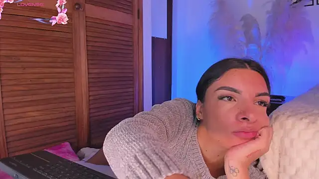 777AylinZ online show from September 29, 2025, 9:38 am