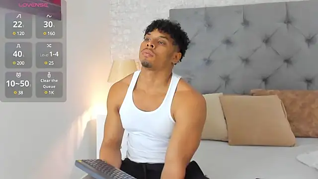 Jacub Micke1 online show from February 28, 2025, 11:12 pm