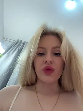 Snapshot of CaseyCumFace chatting on April 18, 2026, 9:48 pm CaseyCumFace online show from April 18, 2026, 9:48 pm