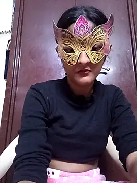 BabySlimmy10 online show from November 22, 2025, 7:13 pm