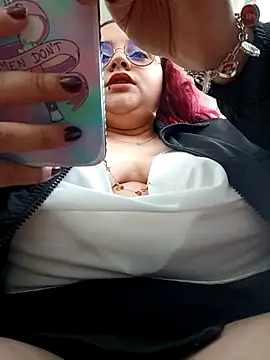 CURVY-HORNY online show from April 22, 2026, 9:43 pm