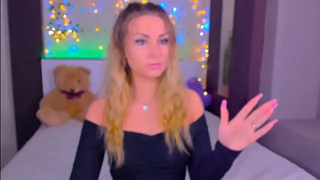  UrLexxly online show from October 12, 2025, 3:02 pm