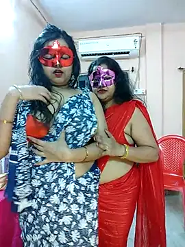 hottbabycam online show from May 15, 2026, 3:43 pm