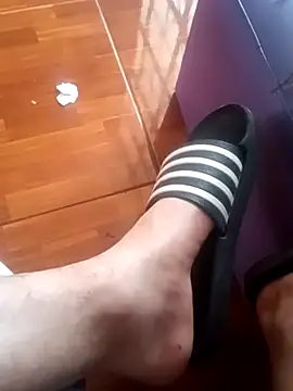 Snapshot of Michelhot32 chatting on April 15, 2026, 4:11 pm Michelhot32 online show from April 15, 2026, 4:11 pm