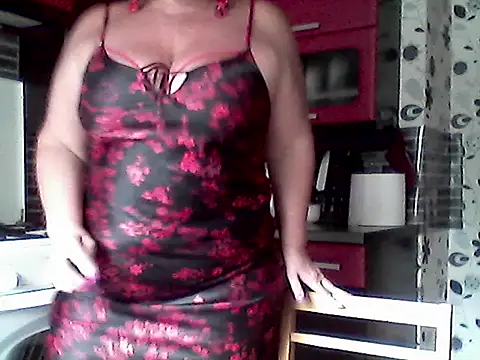 Snapshot of Lisa_Suzie chatting on July 23, 2026, 2:35 pm Lisa Suzie online show from July 23, 2026, 2:35 pm