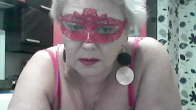 Lisa Suzie online show from October 15, 2025, 1:52 pm