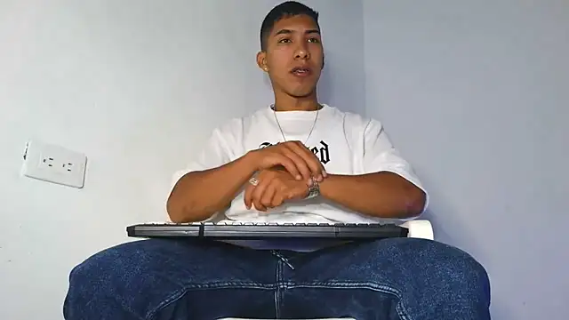 maximo vega newv online show from February 11, 2026, 11:54 am