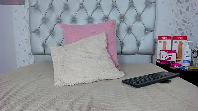 Snapshot of candymery chatting on February 22, 2025, 7:14 pm candymery online show from February 22, 2025, 7:14 pm