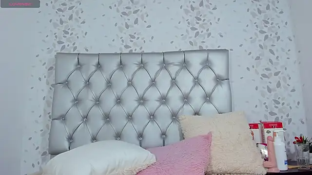 Snapshot of candymery chatting on March 7, 2025, 10:10 pm candymery online show from March 7, 2025, 10:10 pm