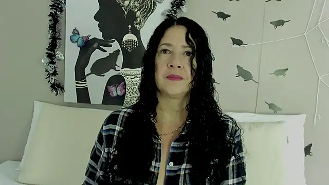 Adelesmithh online show from October 25, 2025, 11:42 am