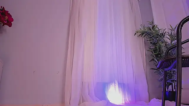 Snapshot of Lia_Sweett_ chatting on March 19, 2025, 5:50 pm Lia Sweett online show from March 19, 2025, 5:50 pm