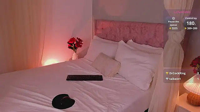 Snapshot of Lia_Sweett_ chatting on February 26, 2025, 5:53 pm Lia Sweett online show from February 26, 2025, 5:53 pm