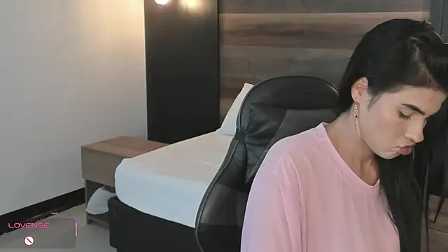 Snapshot of stephanya_ chatting on March 11, 2026, 7:08 pm stephanya online show from March 11, 2026, 7:08 pm