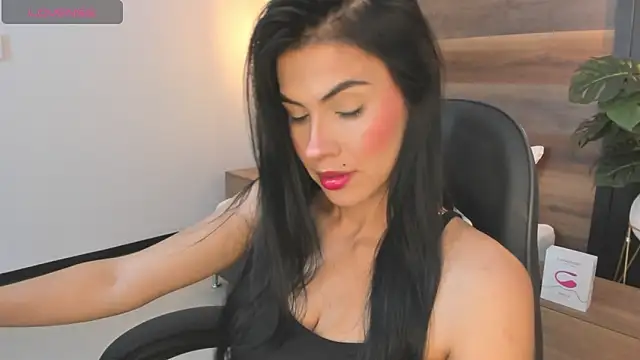 stephanya  online show from December 16, 2025, 7:18 pm