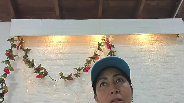 CHantal 33 online show from December 18, 2024, 11:30 pm