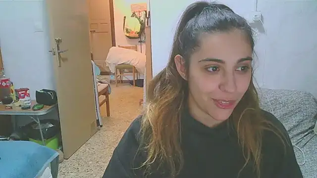 Snapshot of Ursumi1 chatting on January 5, 2025, 3:55 pm Ursumi1 online show from January 5, 2025, 3:55 pm