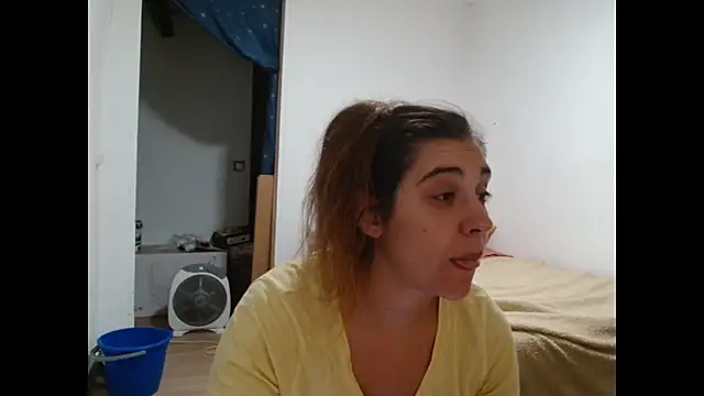 Snapshot of Ursumi1 chatting on September 22, 2025, 9:21 pm Ursumi1 online show from September 22, 2025, 9:21 pm