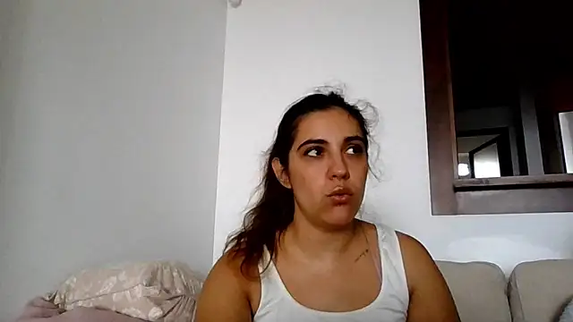 Snapshot of Ursumi1 chatting on October 15, 2025, 9:50 am Ursumi1 online show from October 15, 2025, 9:50 am