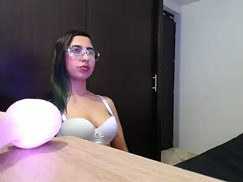 aria jhonsson online show from January 9, 2026, 8:38 pm