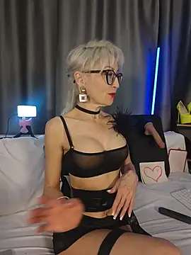 Snapshot of Milforja chatting on May 18, 2026, 5:18 pm Milforja online show from May 18, 2026, 5:18 pm