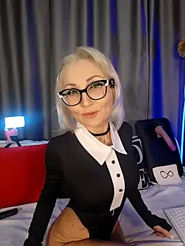 Snapshot of Milforja chatting on May 8, 2026, 5:06 pm Milforja online show from May 8, 2026, 5:06 pm
